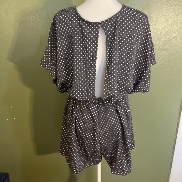 The Native One Women’s Gray Polka Dot Romper Sz M Keyholes Flutter Sleeve Soft - Picture 6 of 11